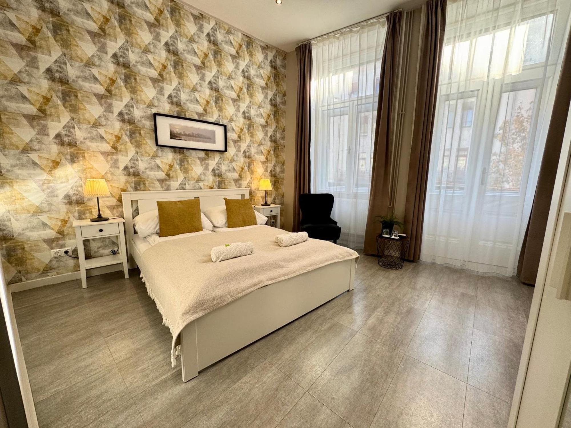 Center Rooms Miskolc Exterior foto