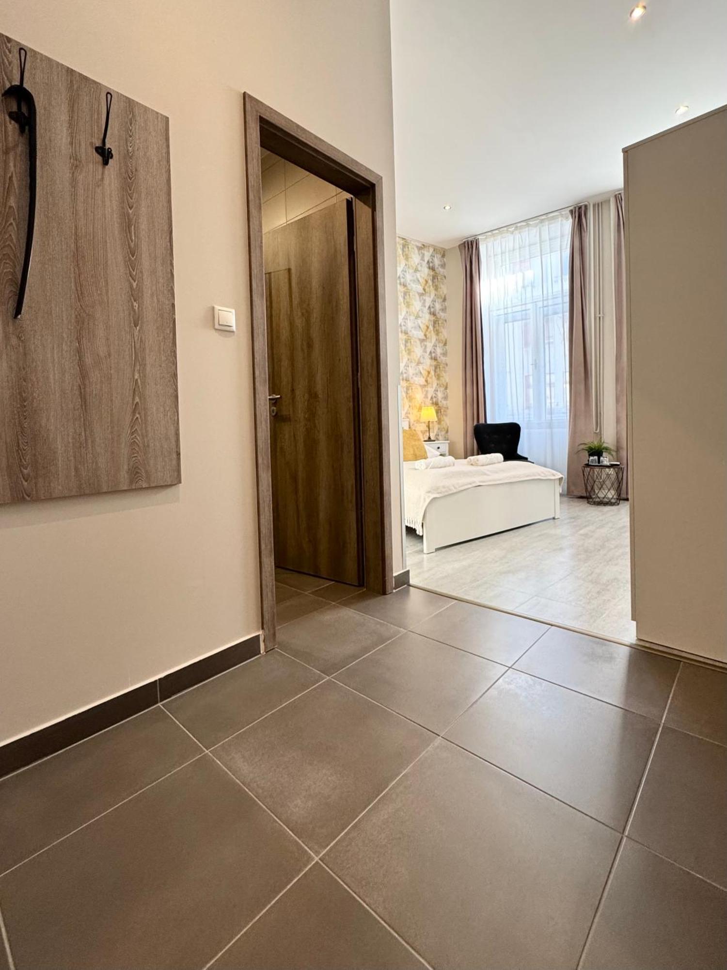Center Rooms Miskolc Exterior foto