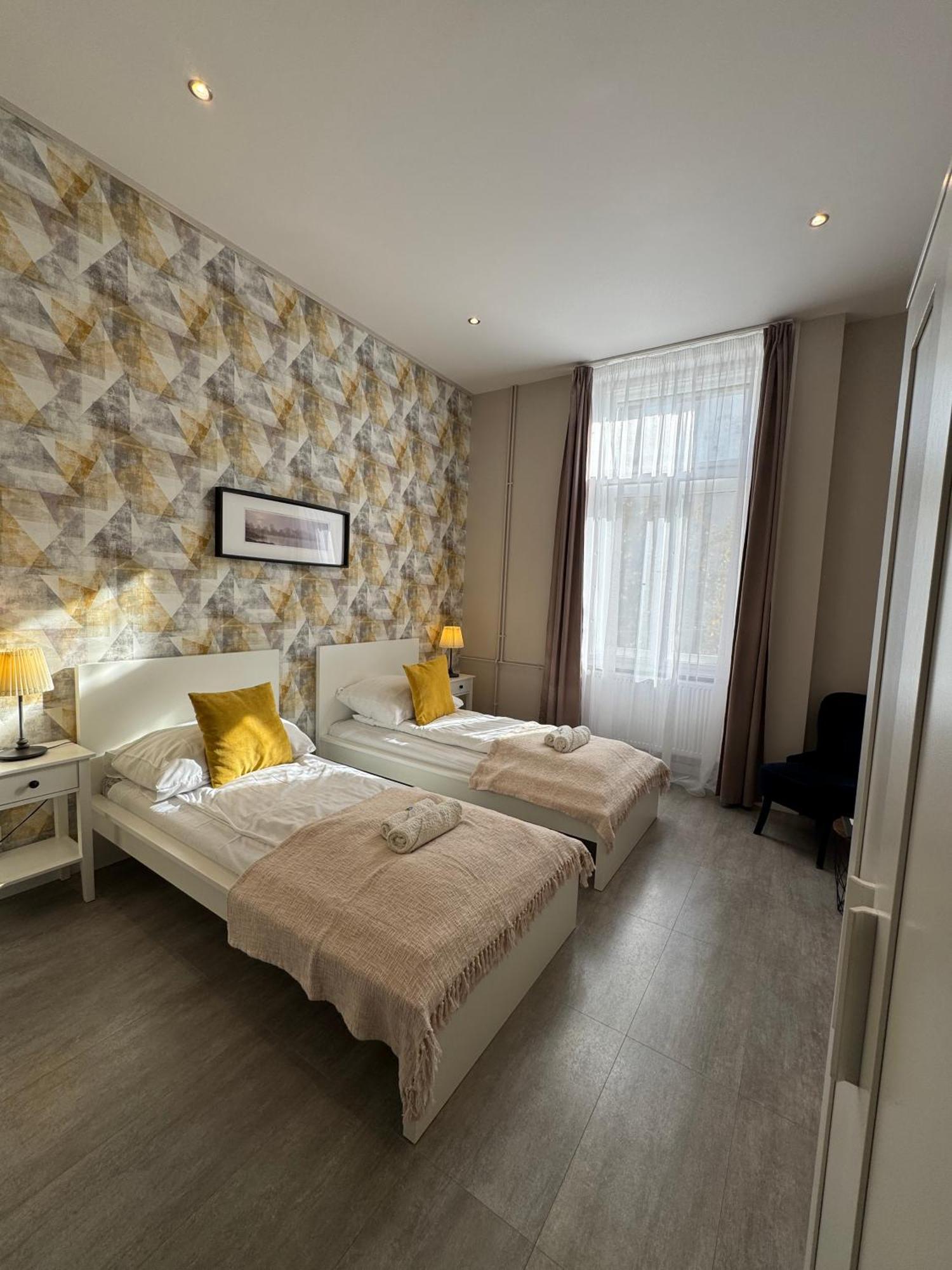 Center Rooms Miskolc Exterior foto